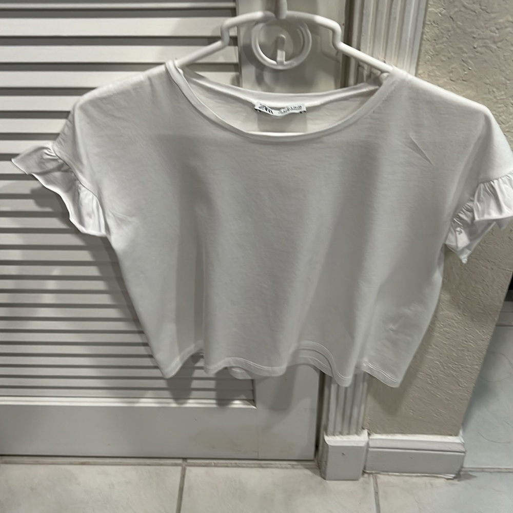 Zara White Ruffle Sleeved Top